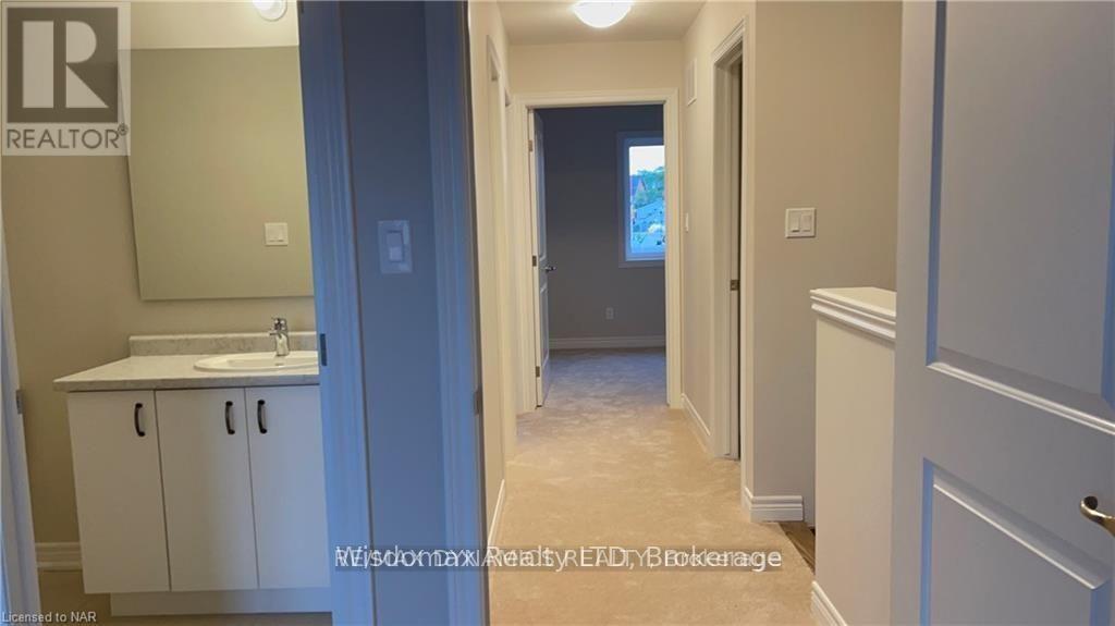 29 Noah, St. Catharines, Ontario L2P 0G1 - Photo 10 - X12524902