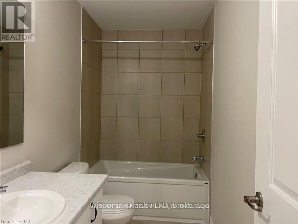 29 Noah, St. Catharines, Ontario L2P 0G1 - Photo 8 - X12524902