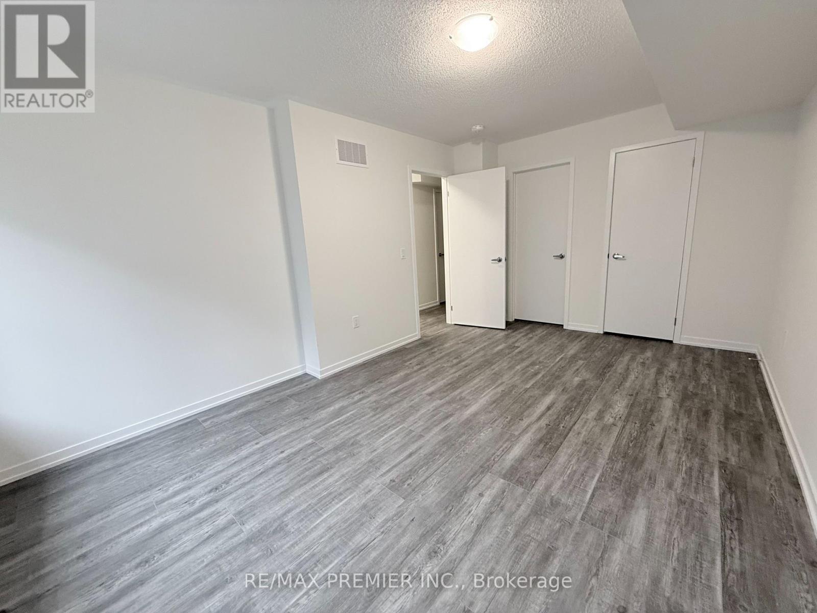 12 Kingbird Common, Cambridge, Ontario N1T 0H4 - Photo 17 - X12524874
