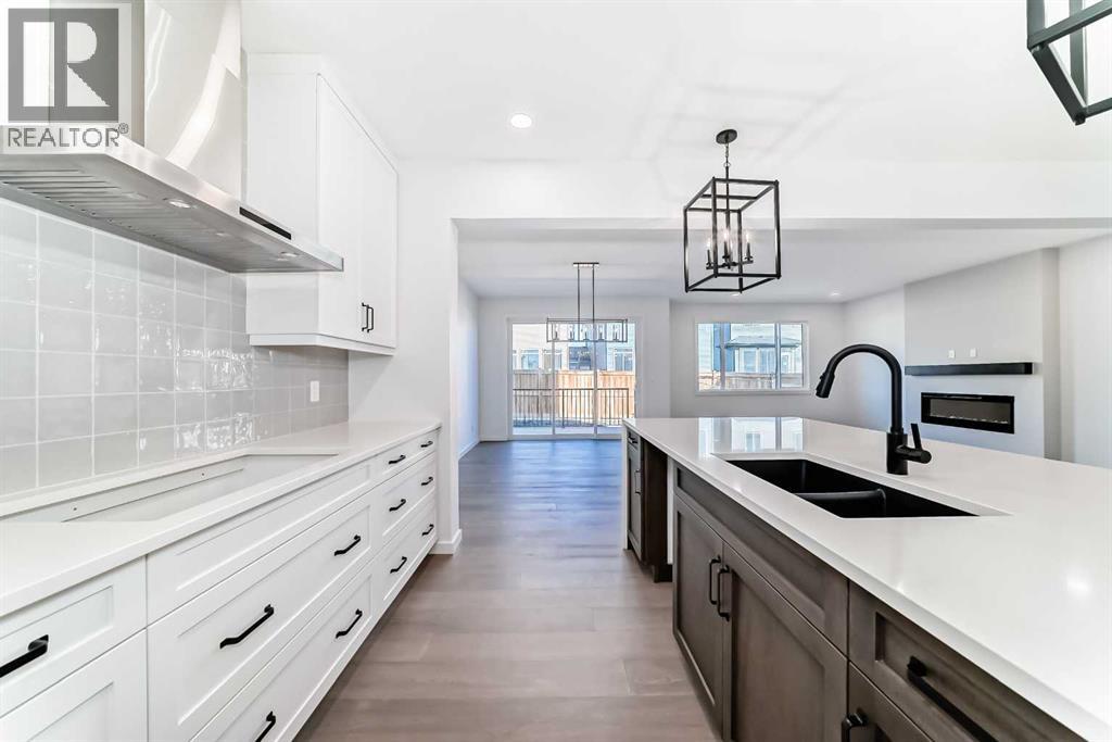 52 Creekside Path Sw, Calgary, Alberta  T2X 5W1 - Photo 10 - A2266517