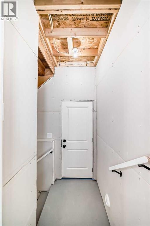 52 Creekside Path Sw, Calgary, Alberta  T2X 5W1 - Photo 38 - A2266517