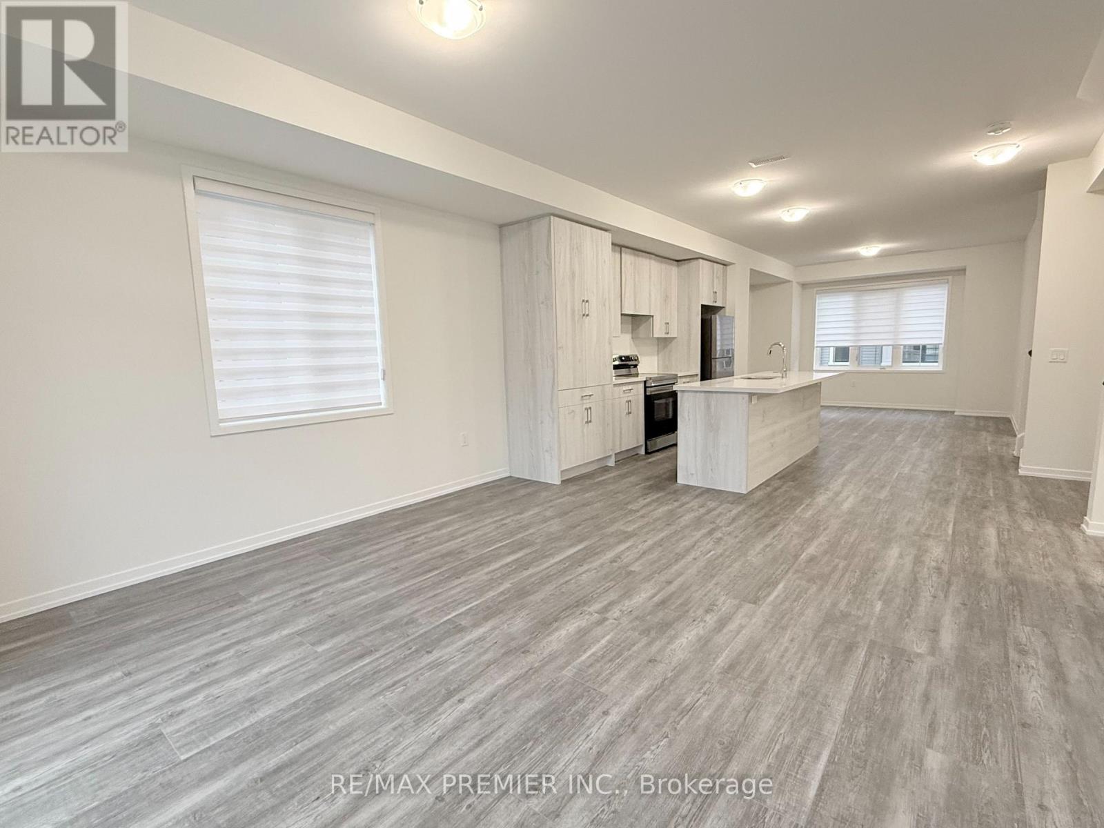 16 Kingbird Common, Cambridge, Ontario  N1T 0H4 - Photo 4 - X12524888