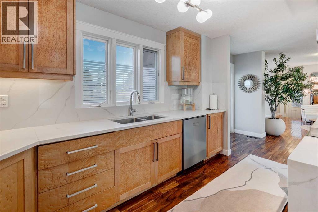 38 Lissington Drive Sw, Calgary, Alberta  T3E 5E1 - Photo 12 - A2256866