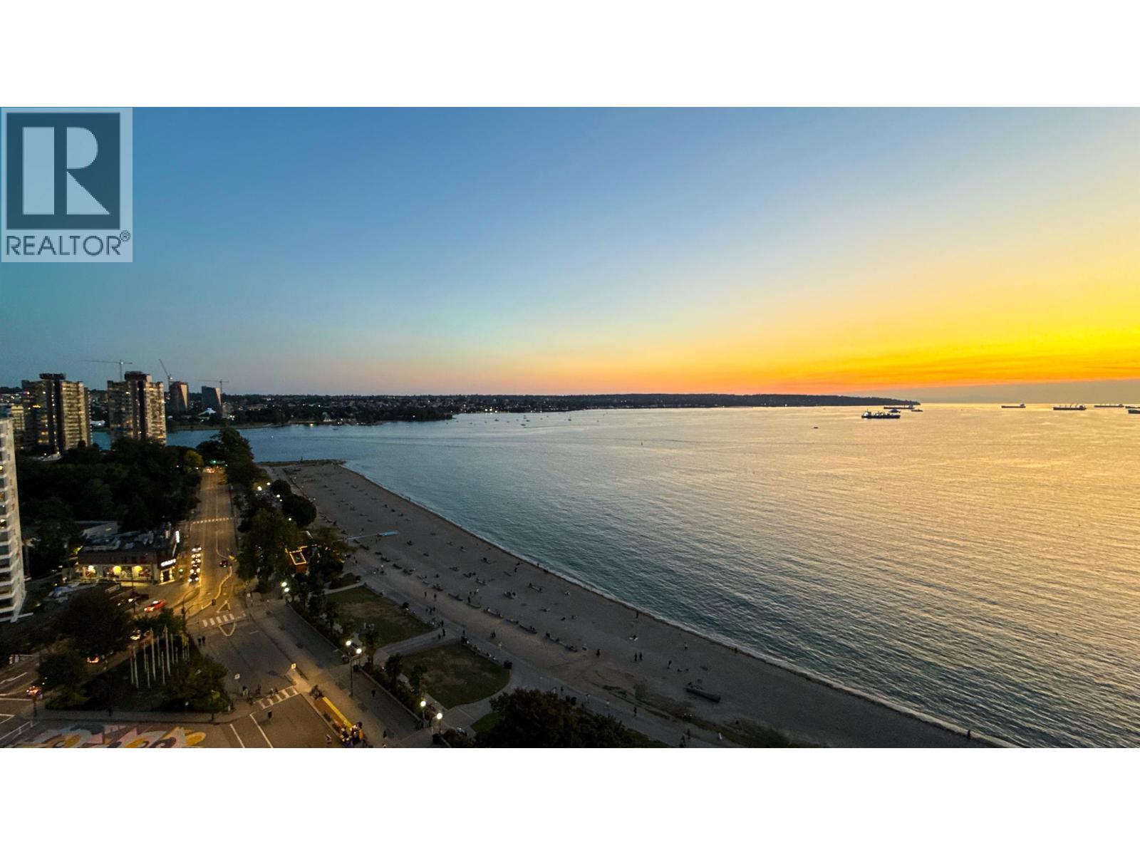 17 1861 Beach Avenue, Vancouver, British Columbia  V7Y 1B8 - Photo 2 - R3055949