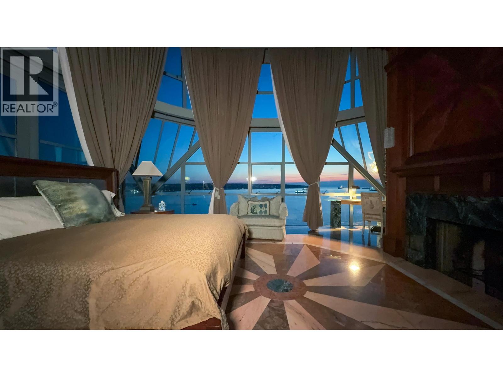 17 1861 Beach Avenue, Vancouver, British Columbia  V7Y 1B8 - Photo 4 - R3055949