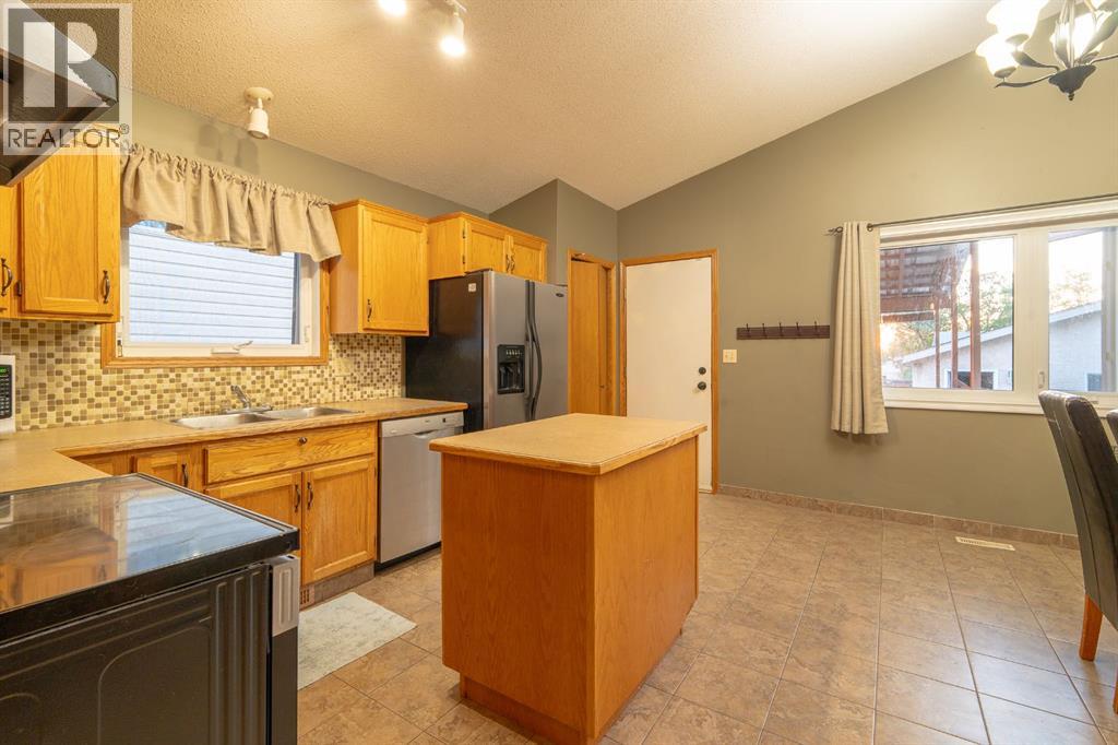 14 Edgington Avenue, Red Deer, Alberta  T4R 2K9 - Photo 8 - A2259870