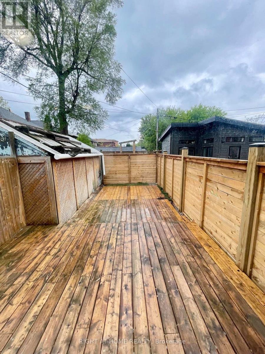 34 Woodington Avenue, Toronto, Ontario M4C 3J3 - Photo 4 - E12524916