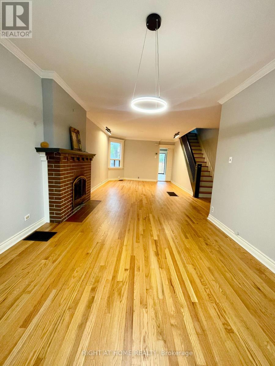 34 Woodington Avenue, Toronto, Ontario M4C 3J3 - Photo 5 - E12524916