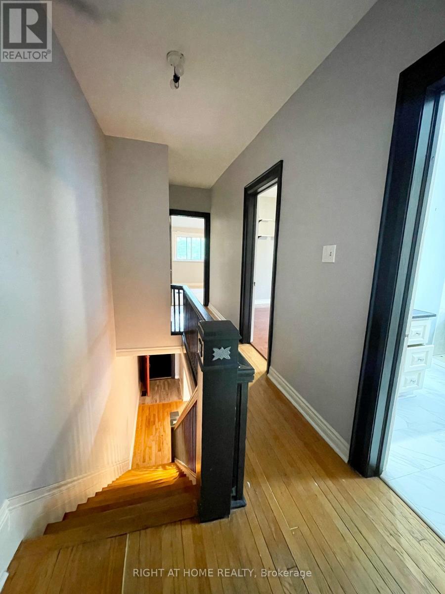 34 Woodington Avenue, Toronto, Ontario M4C 3J3 - Photo 6 - E12524916