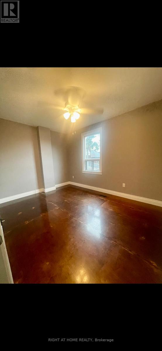 34 Woodington Avenue, Toronto, Ontario M4C 3J3 - Photo 7 - E12524916