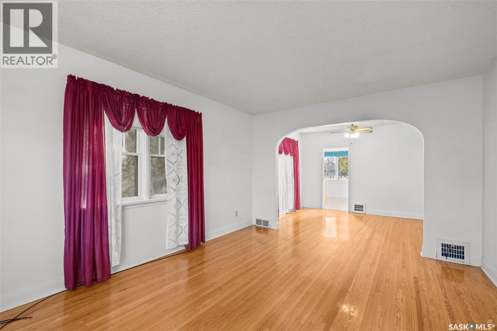 451 9th Street E, Prince Albert, Saskatchewan  S6V 0Y1 - Photo 2 - SK023673