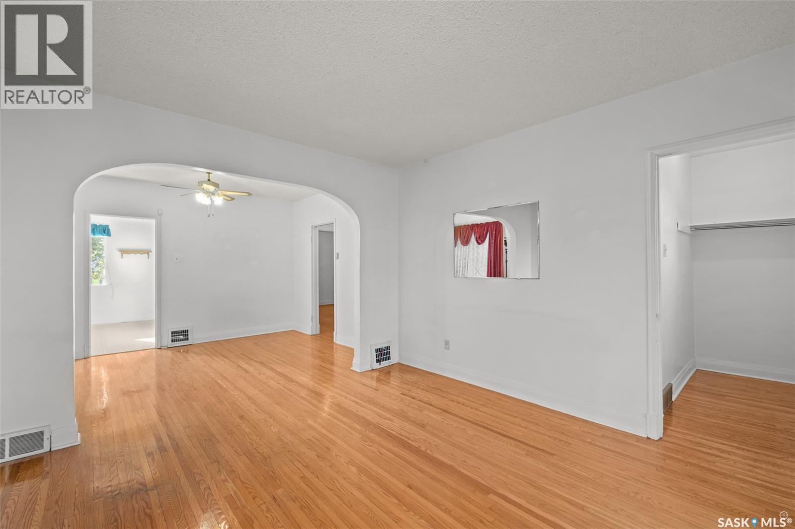 451 9th Street E, Prince Albert, Saskatchewan  S6V 0Y1 - Photo 4 - SK023673