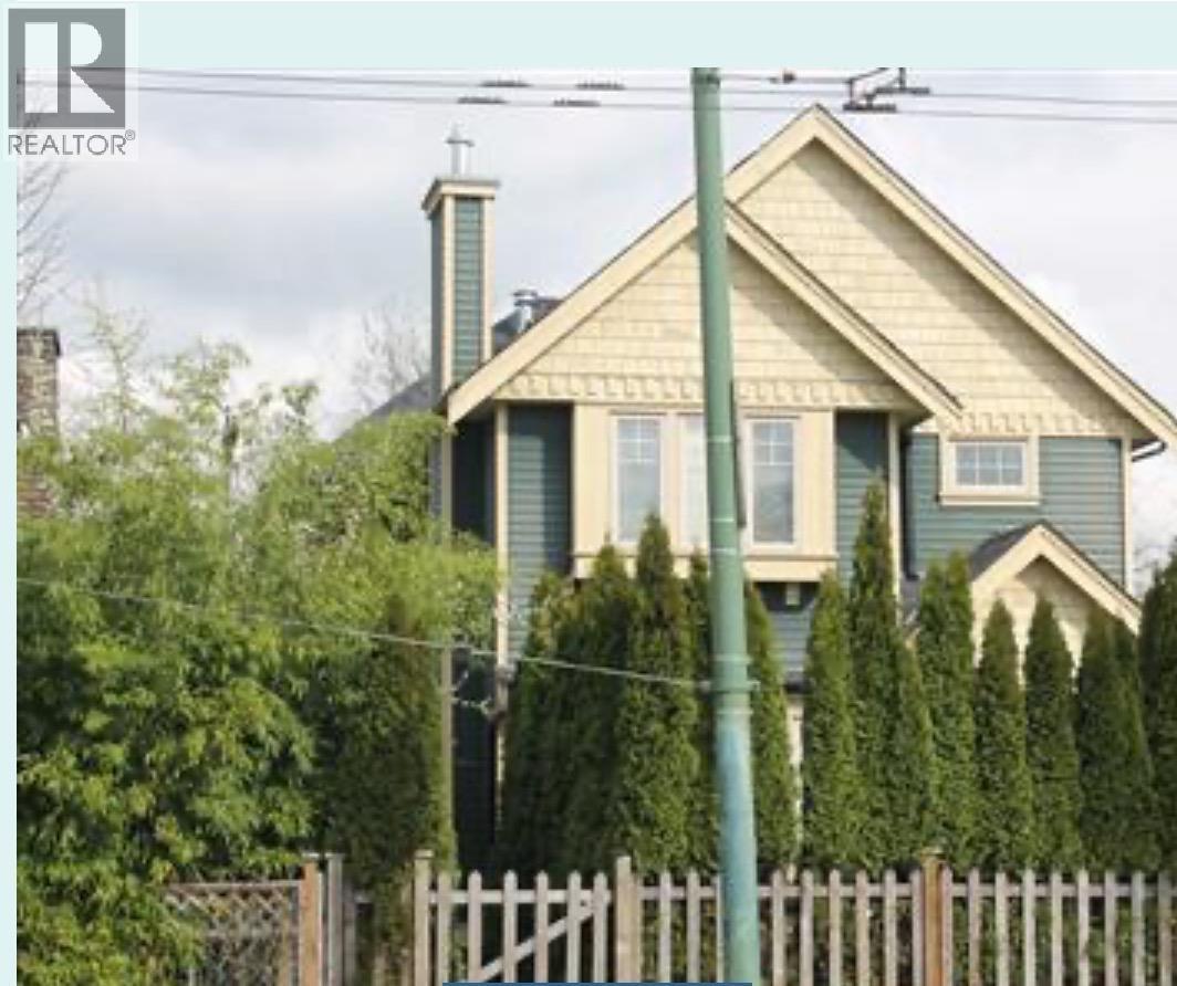 1943 E BROADWAY, Vancouver, British Columbia