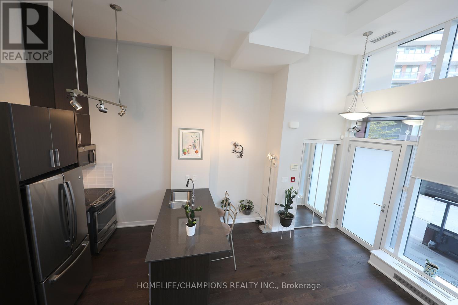 Th10 - 20 Bruyeres Mews, Toronto, Ontario M5V 0G8 - Photo 5 - C12514206