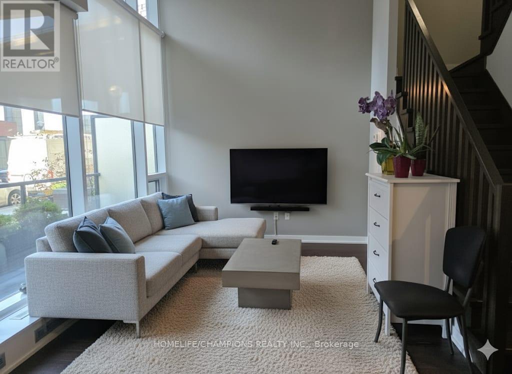 Th10 - 20 Bruyeres Mews, Toronto, Ontario M5V 0G8 - Photo 4 - C12514206