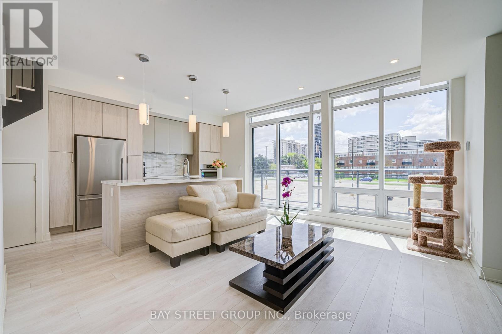 27 Sonic Way S, Toronto, Ontario M3C 0P3 - Photo 4 - C12524952