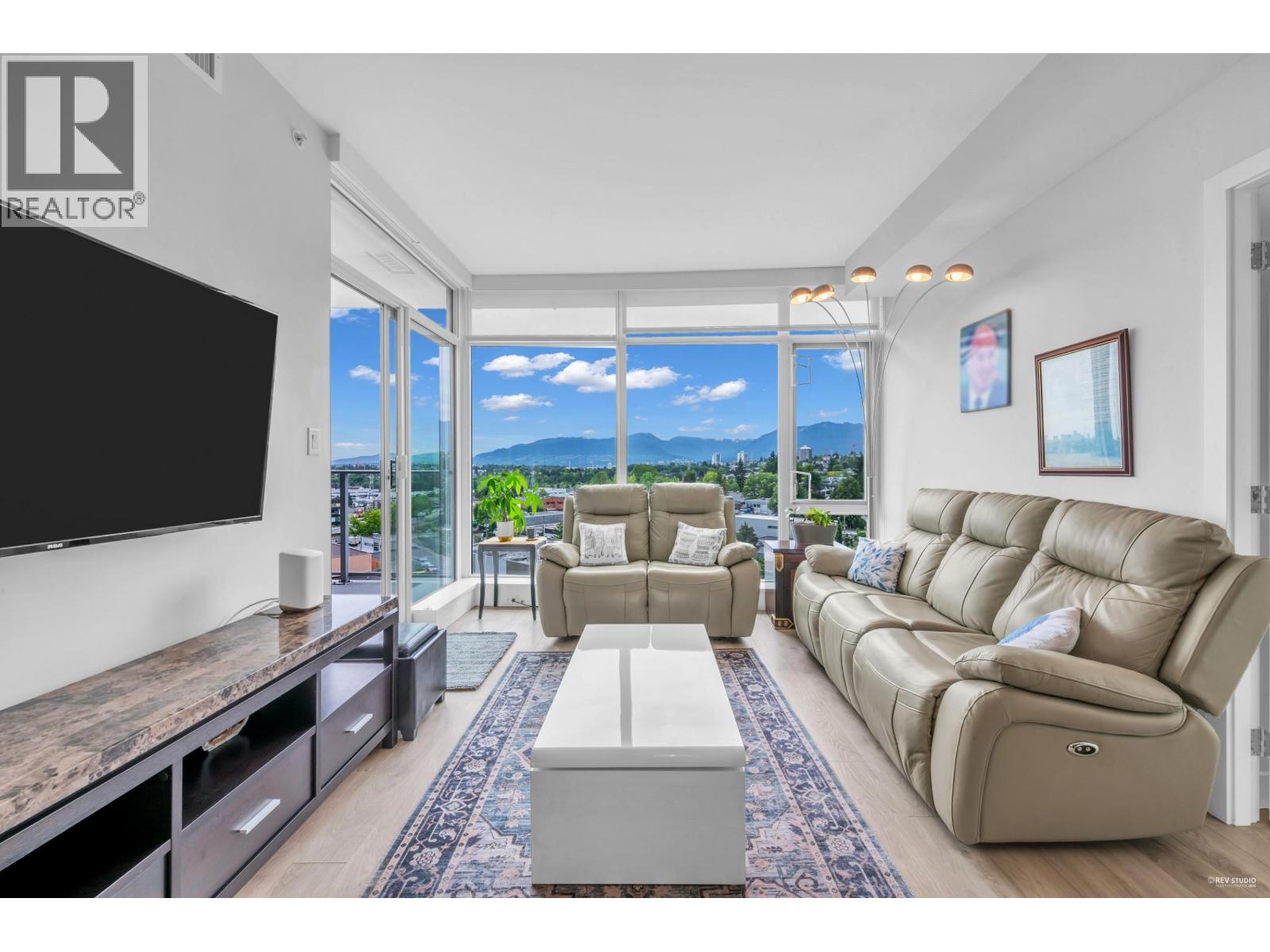 1207 1788 Gilmore Avenue, Burnaby, British Columbia  V5C 0L5 - Photo 3 - R3064235