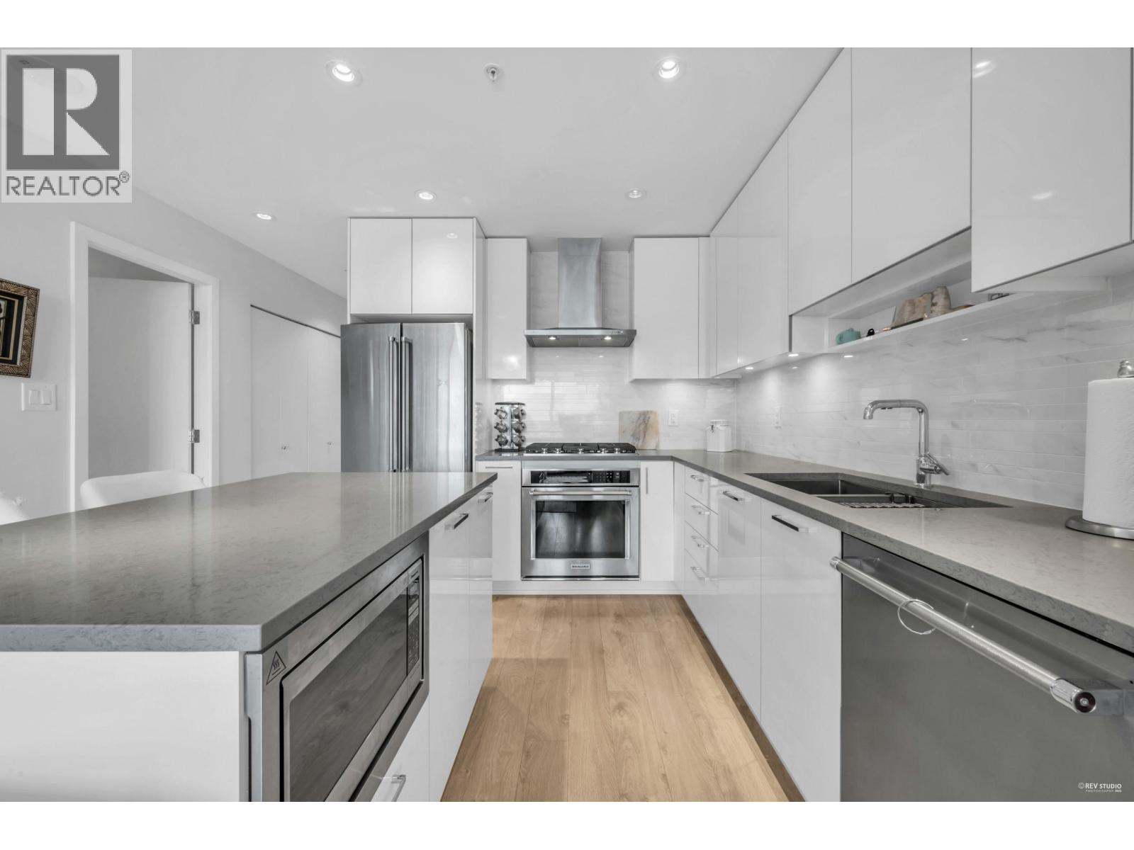 1207 1788 Gilmore Avenue, Burnaby, British Columbia  V5C 0L5 - Photo 6 - R3064235