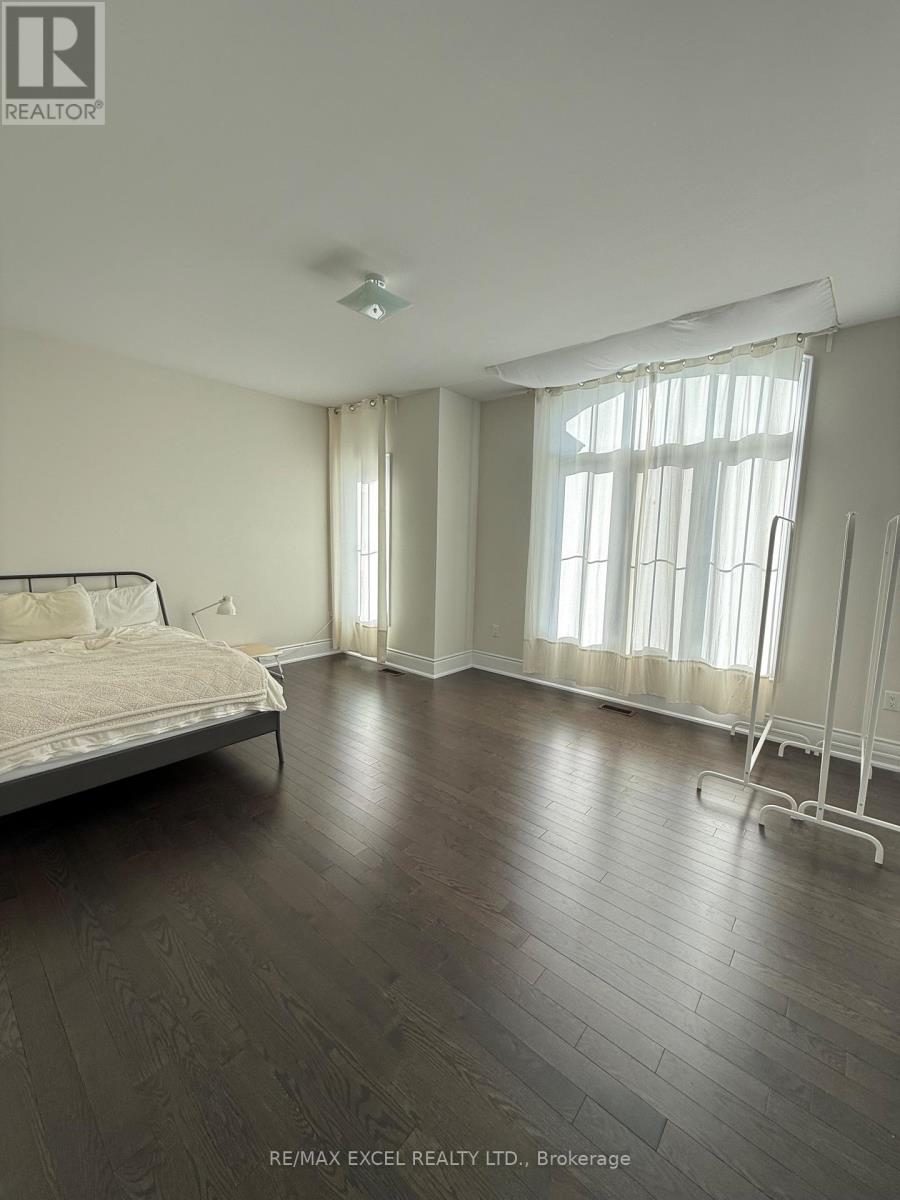 18 Macdonald Court, Richmond Hill, Ontario  L4E 4S3 - Photo 12 - N12524946