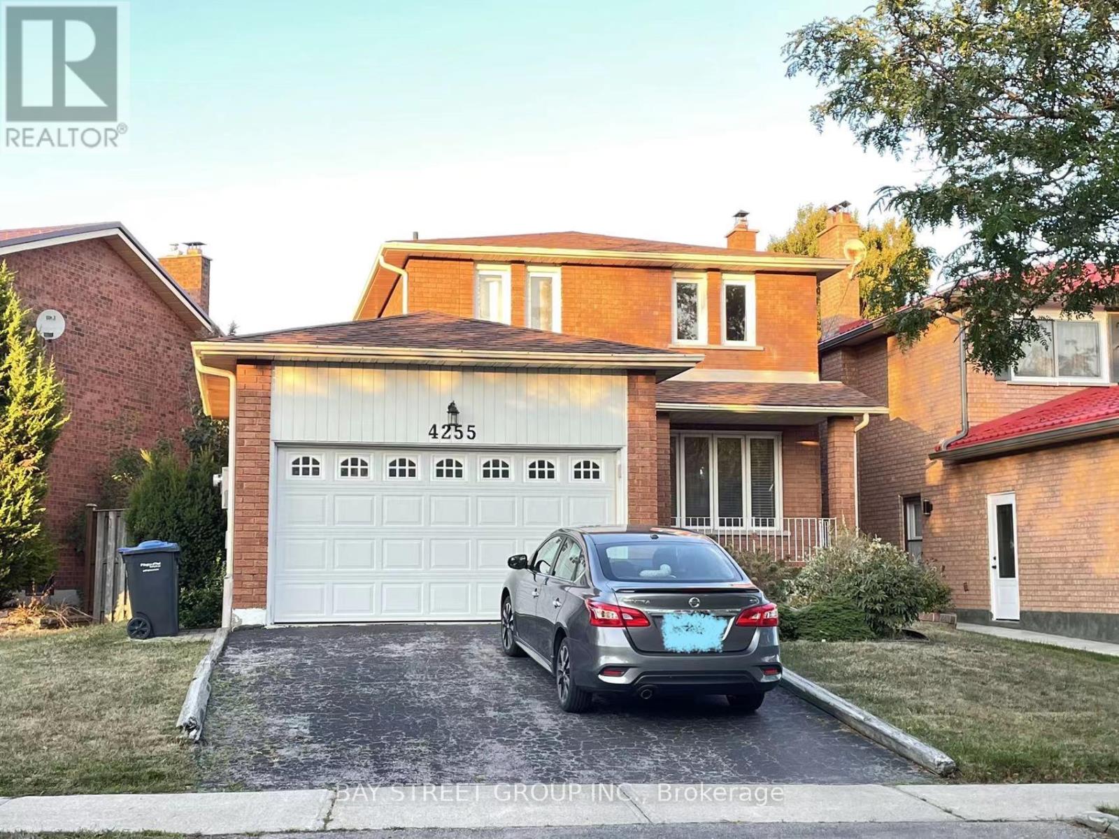 4255 WAKEFIELD CRESCENT, Mississauga, Ontario