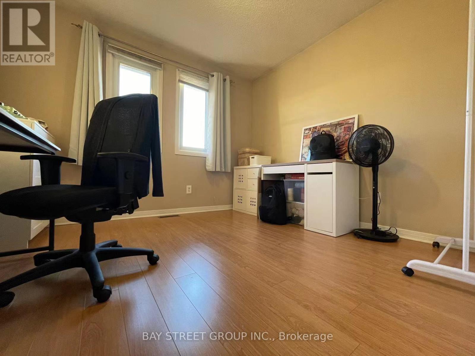 4255 Wakefield Crescent, Mississauga, Ontario L5C 4M5 - Photo 14 - W12524944