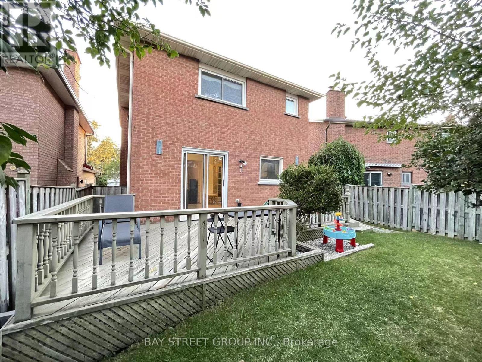 4255 Wakefield Crescent, Mississauga, Ontario L5C 4M5 - Photo 20 - W12524944