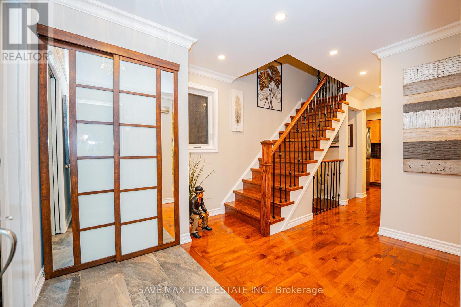 22 Marengo Court, Brampton, Ontario  L6S 4H6 - Photo 6 - W12524962