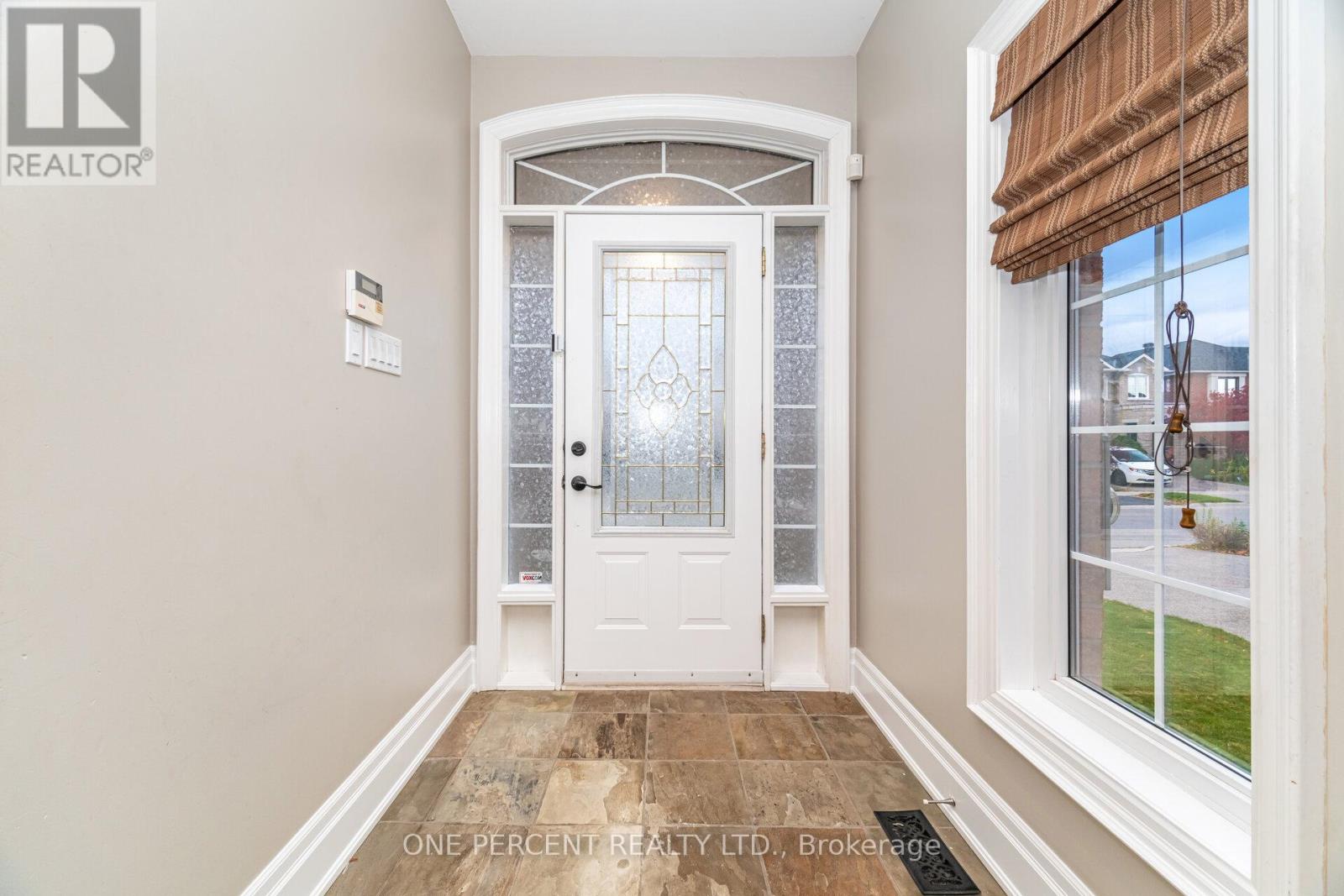 2432 Hilda Drive, Oakville, Ontario  L6H 7N3 - Photo 4 - W12524964