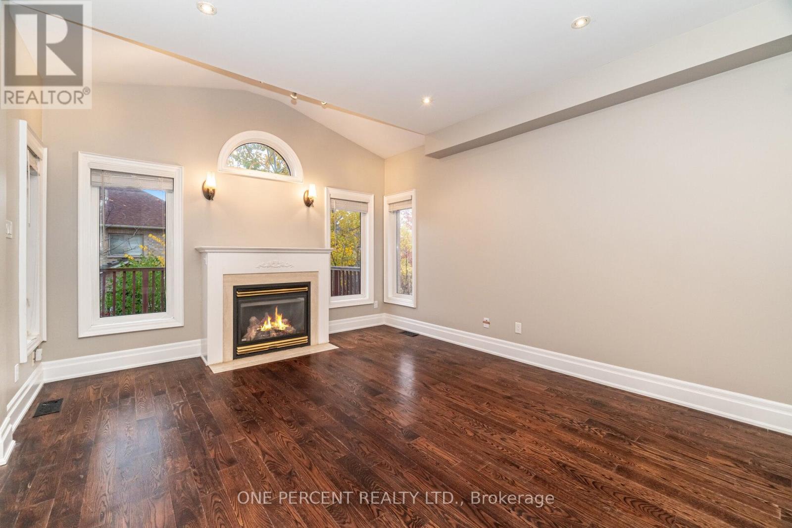 2432 Hilda Drive, Oakville, Ontario  L6H 7N3 - Photo 8 - W12524964