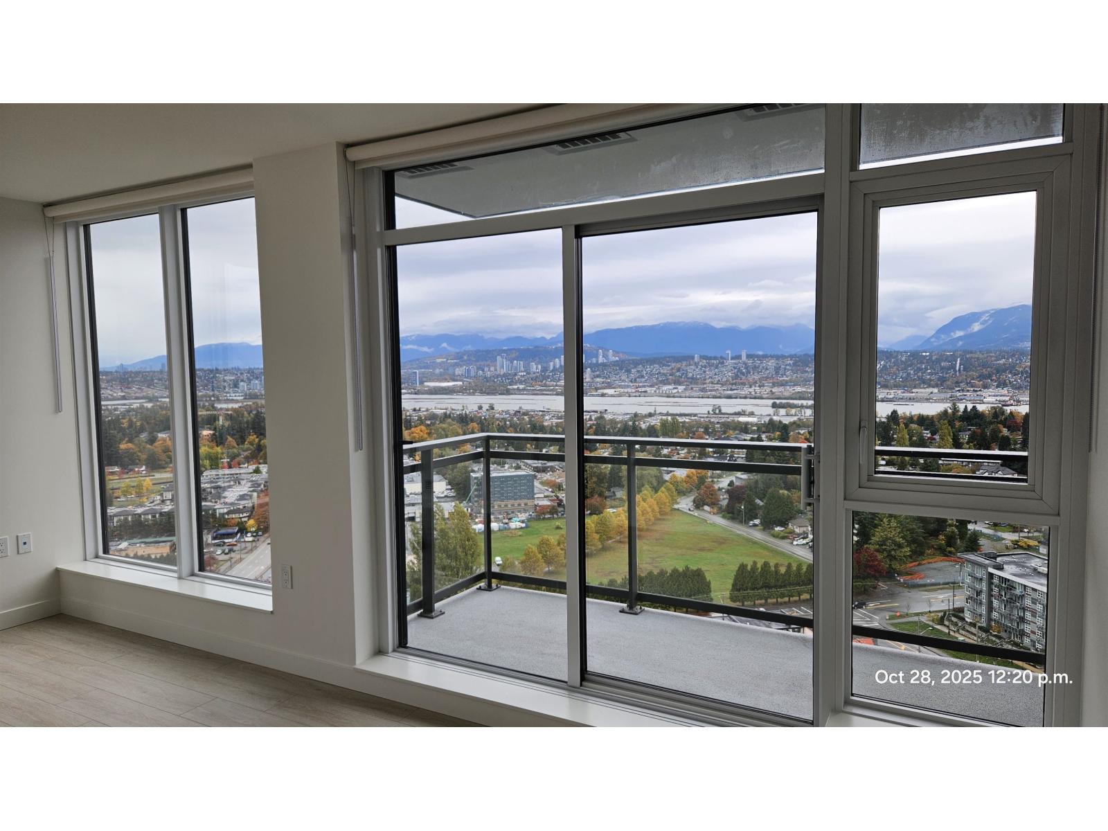 2508 13675 107a Avenue, Surrey, British Columbia  V3T 0X2 - Photo 3 - R3065951