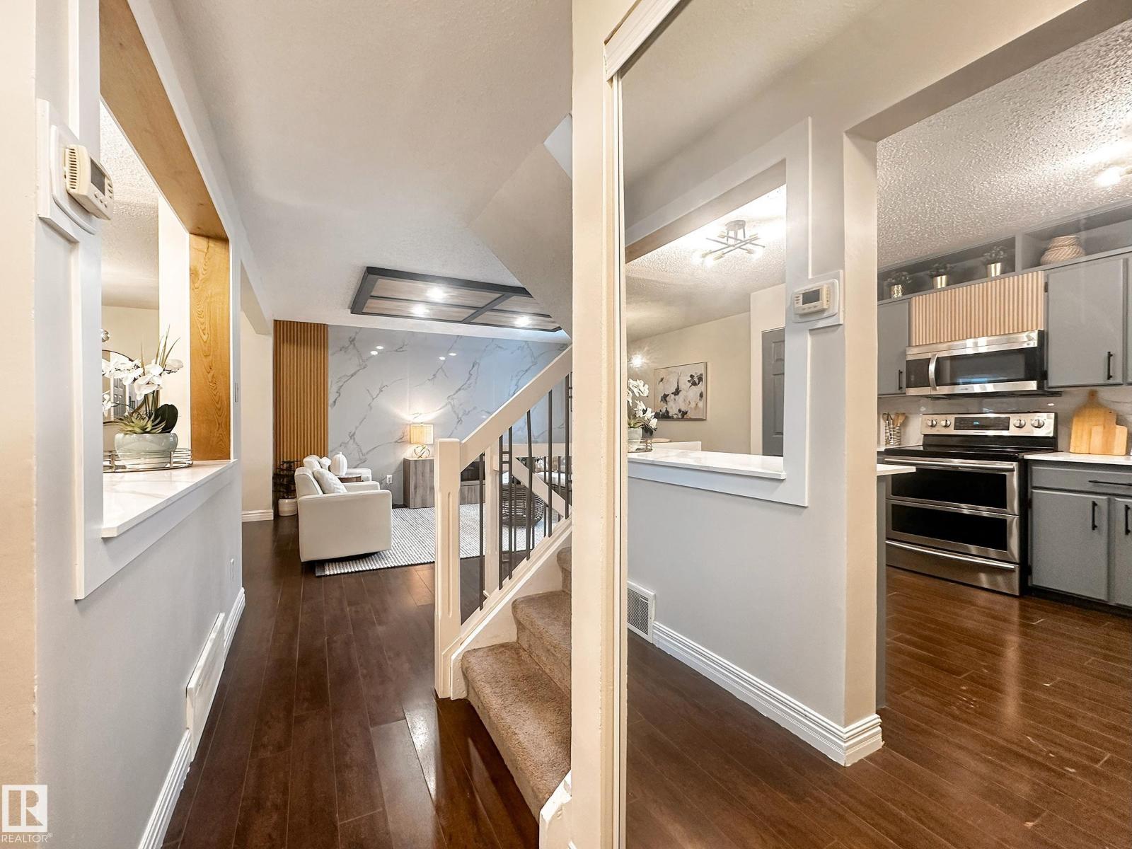 848 Erin Pl Nw, Edmonton, Alberta  T5T 1M6 - Photo 3 - E4465170