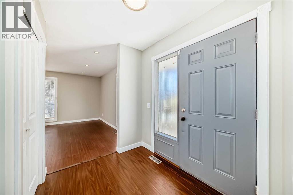 Property at 130 Braniff Crescent SW image 4