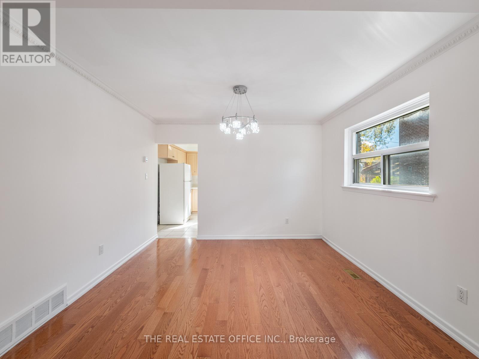 11 Dunsdale Square, Toronto, Ontario  M1S 2L7 - Photo 10 - E12524980