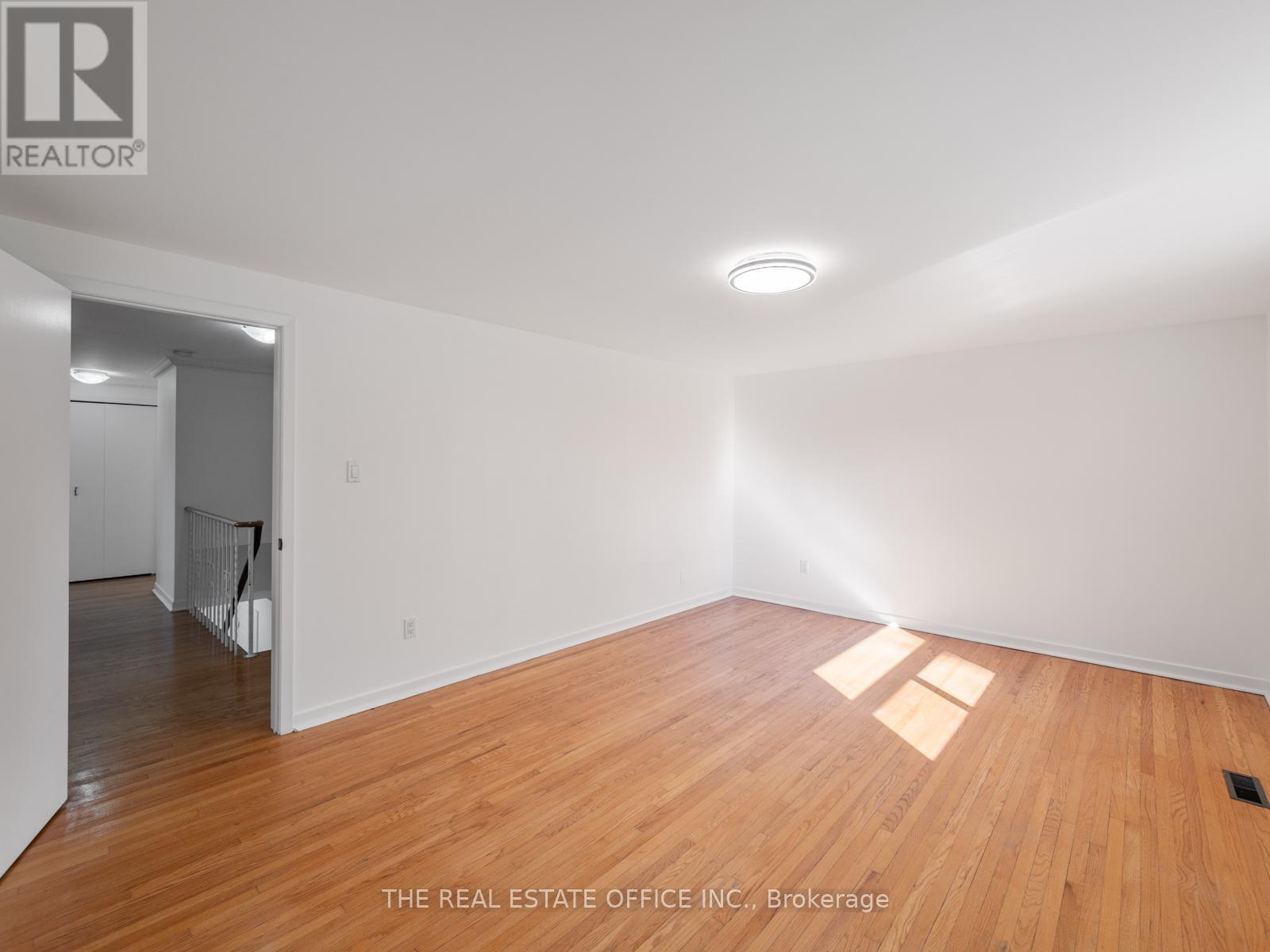 11 Dunsdale Square, Toronto, Ontario  M1S 2L7 - Photo 18 - E12524980
