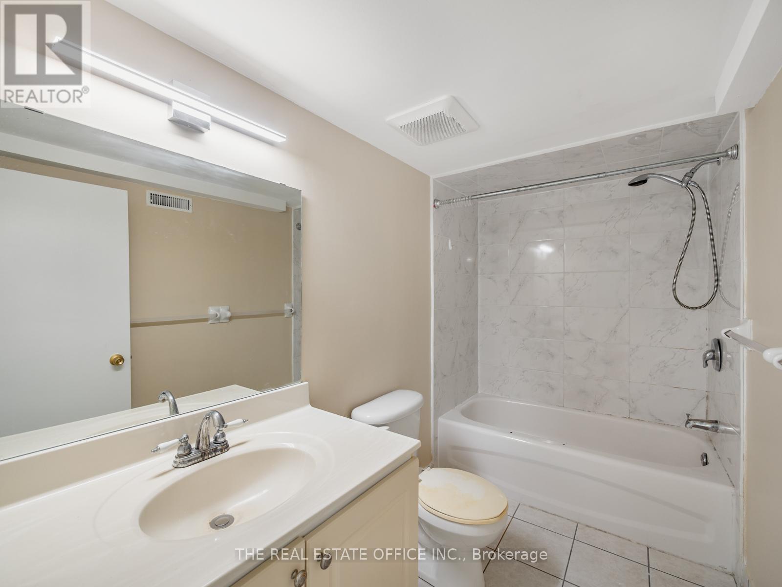 11 Dunsdale Square, Toronto, Ontario  M1S 2L7 - Photo 38 - E12524980