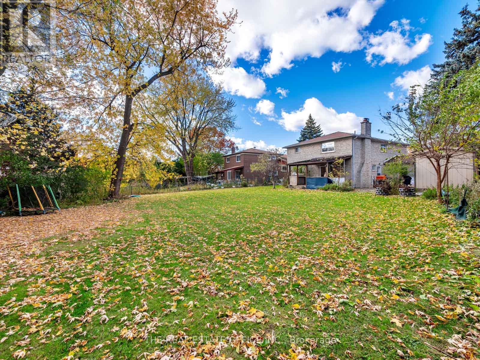 11 Dunsdale Square, Toronto, Ontario  M1S 2L7 - Photo 45 - E12524980