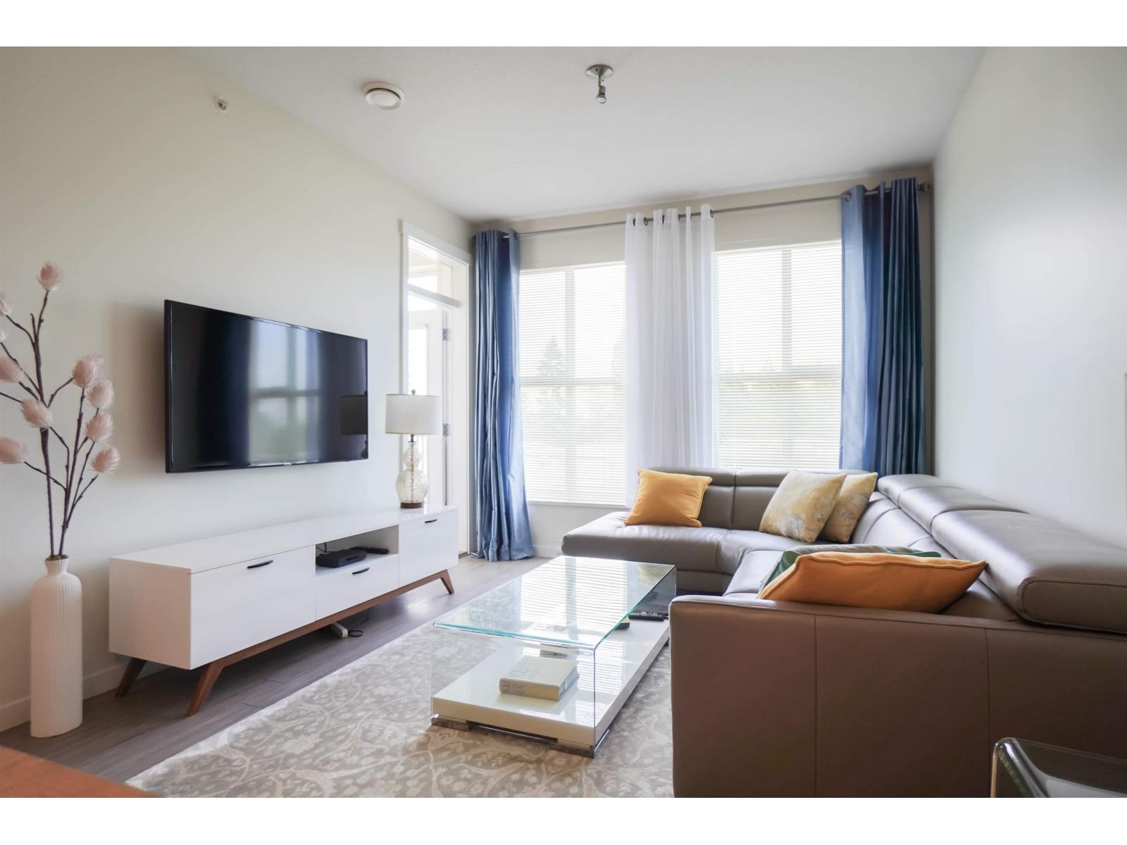 405 3323 151 Street, Surrey, British Columbia  V3Z 0L3 - Photo 2 - R3049122