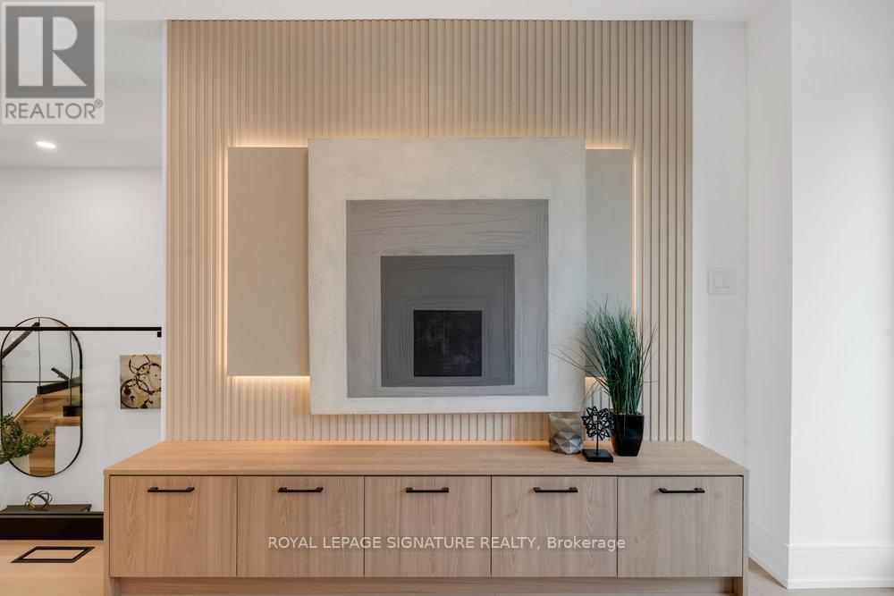 74b Floyd Avenue, Toronto, Ontario M4K 2B5 - Photo 7 - E12518118