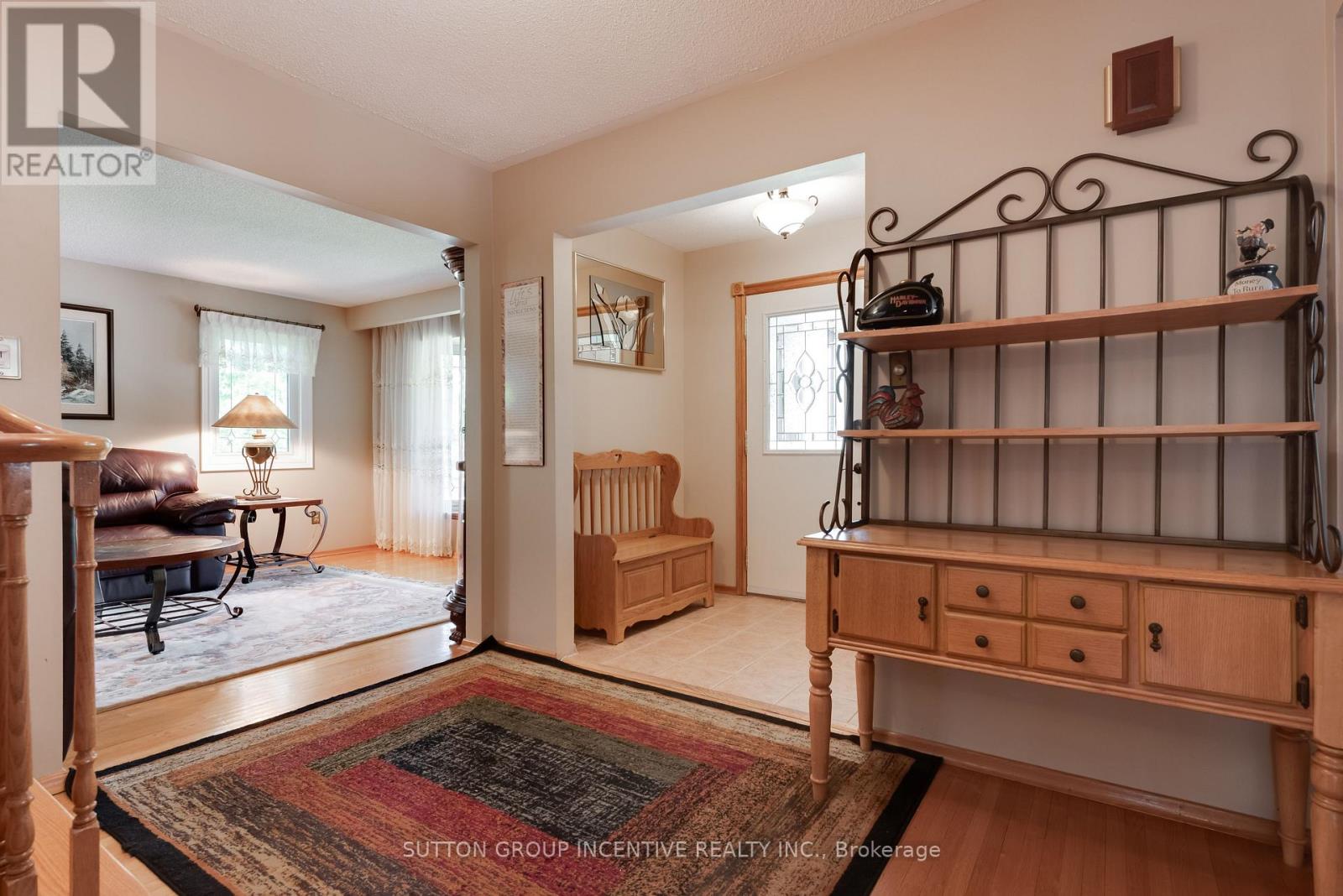 1983 Innisfil Heights Crescent, Innisfil, Ontario  L9S 4A7 - Photo 12 - N12524970