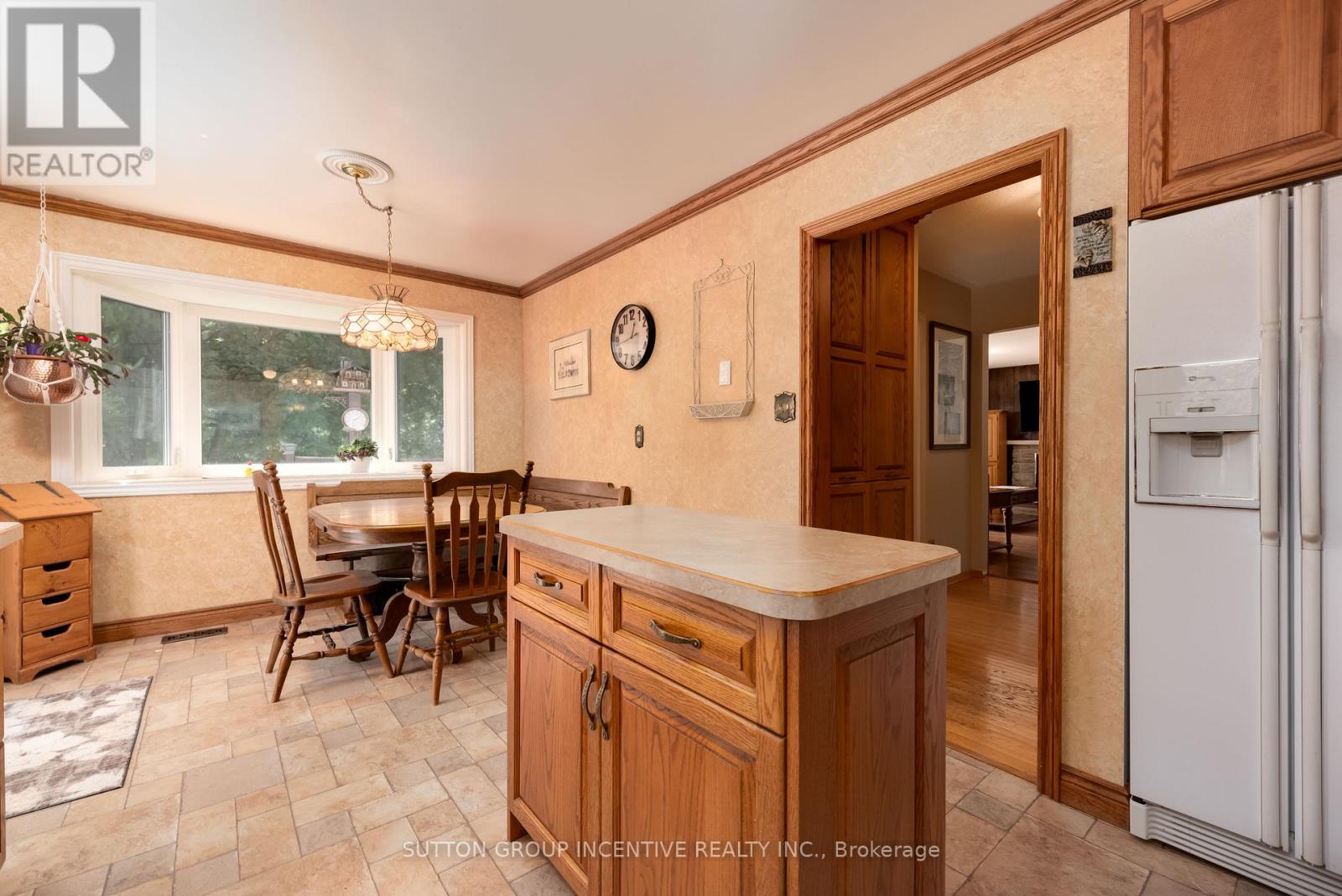 1983 Innisfil Heights Crescent, Innisfil, Ontario  L9S 4A7 - Photo 17 - N12524970