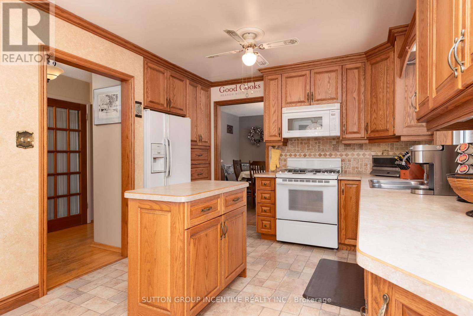 1983 Innisfil Heights Crescent, Innisfil, Ontario  L9S 4A7 - Photo 19 - N12524970