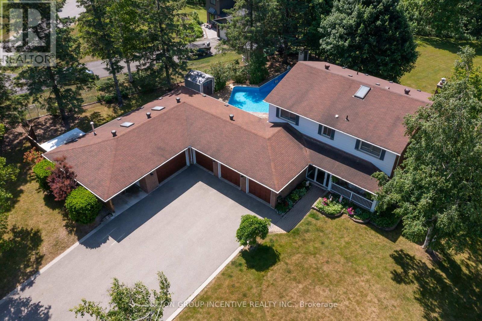 1983 Innisfil Heights Crescent, Innisfil, Ontario  L9S 4A7 - Photo 2 - N12524970