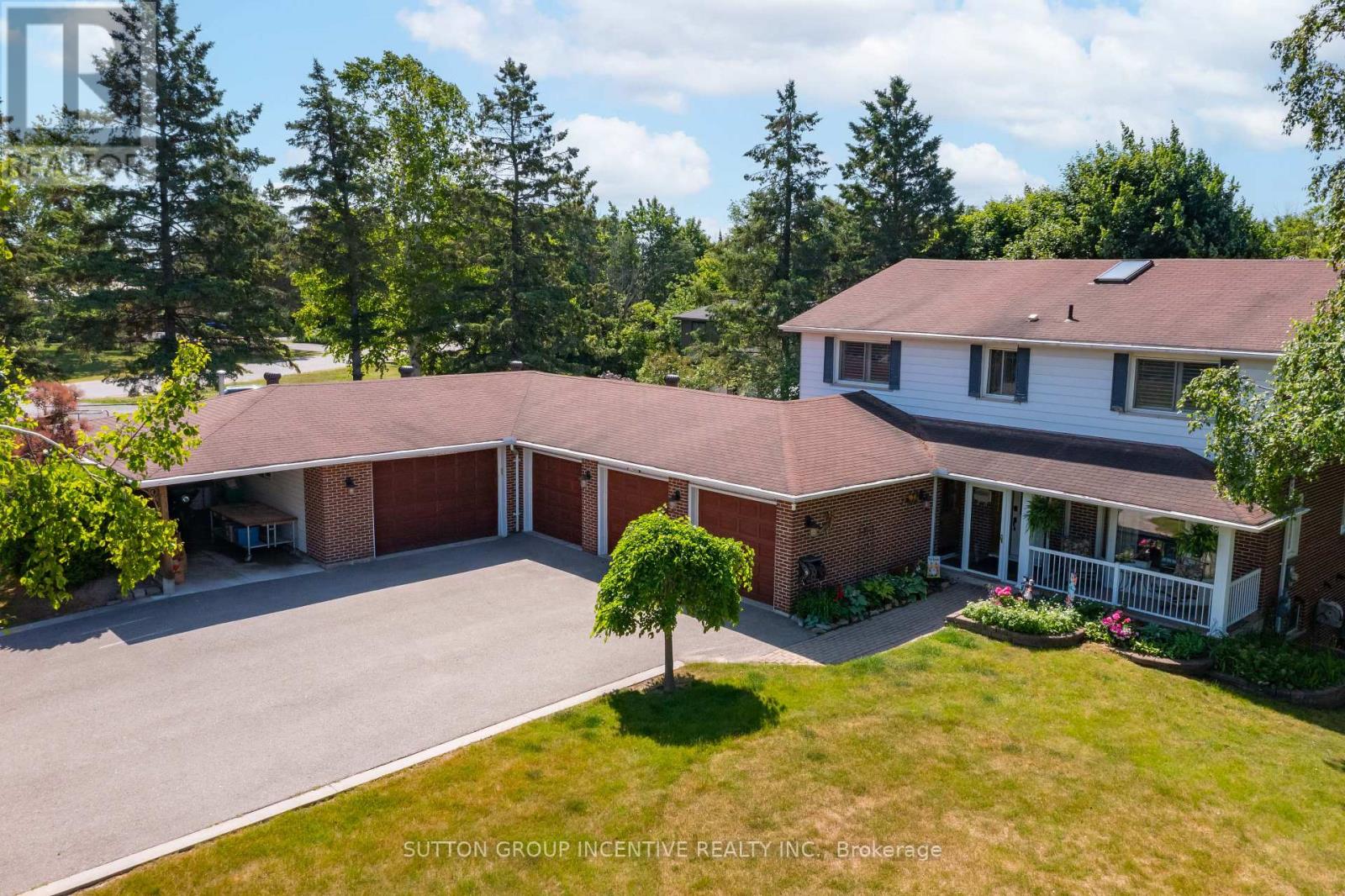 1983 Innisfil Heights Crescent, Innisfil, Ontario  L9S 4A7 - Photo 3 - N12524970