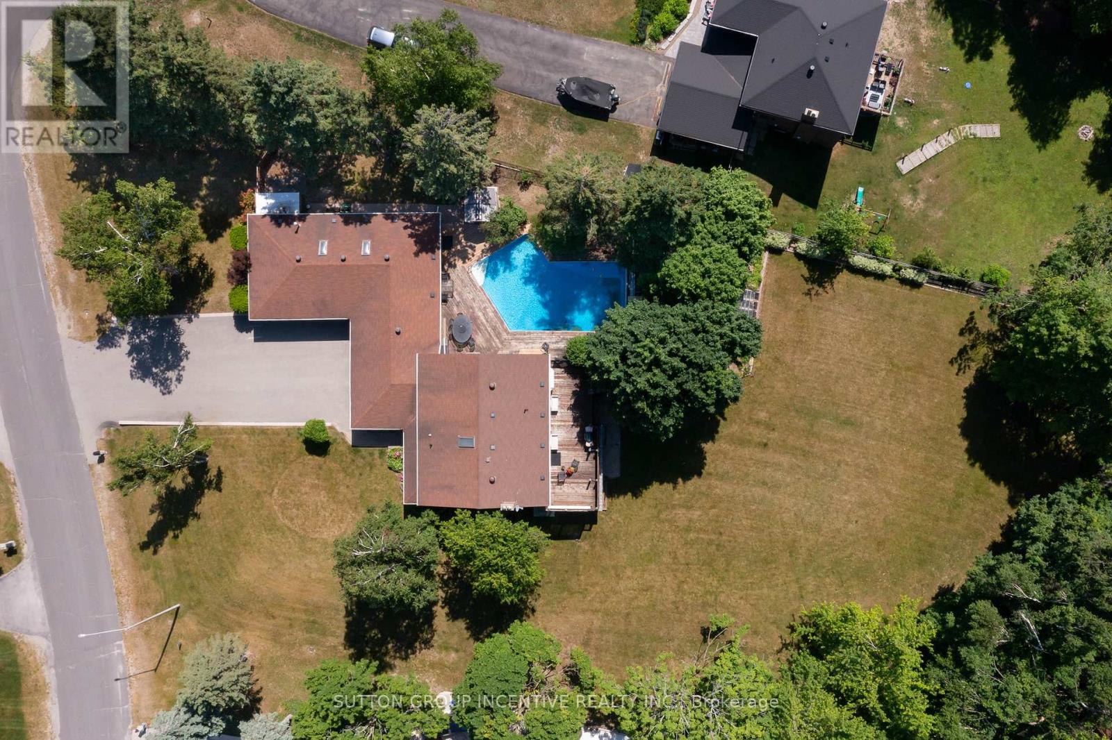 1983 Innisfil Heights Crescent, Innisfil, Ontario  L9S 4A7 - Photo 36 - N12524970