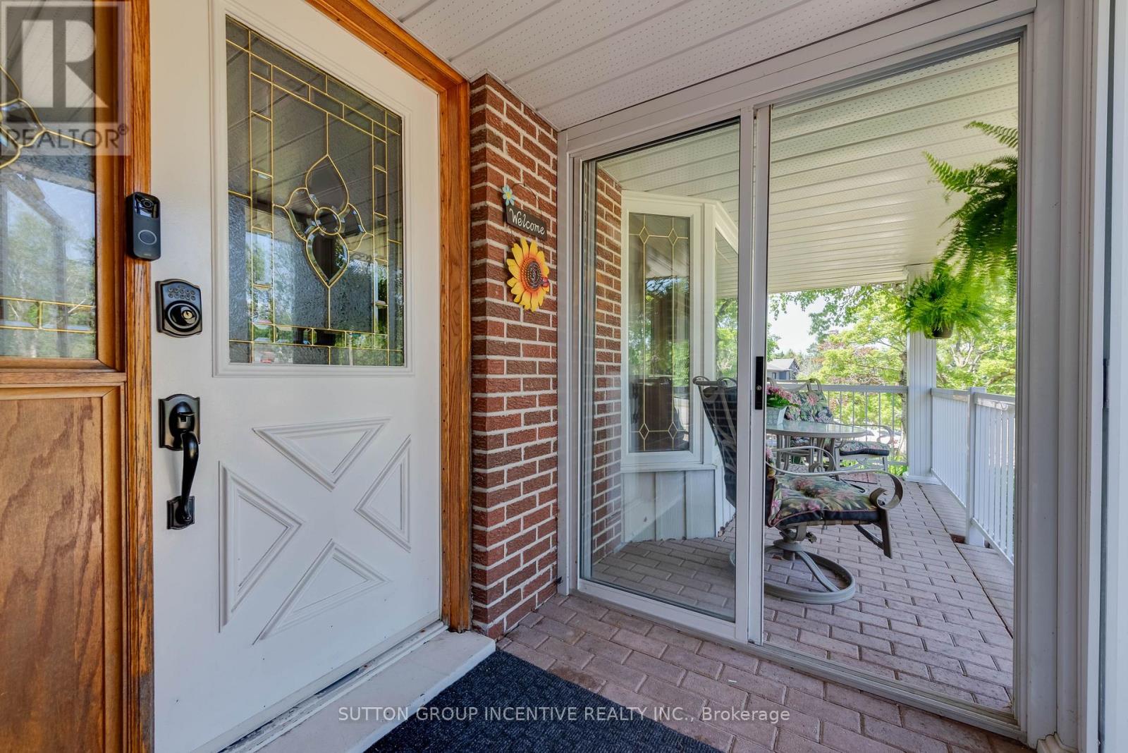 1983 Innisfil Heights Crescent, Innisfil, Ontario  L9S 4A7 - Photo 5 - N12524970