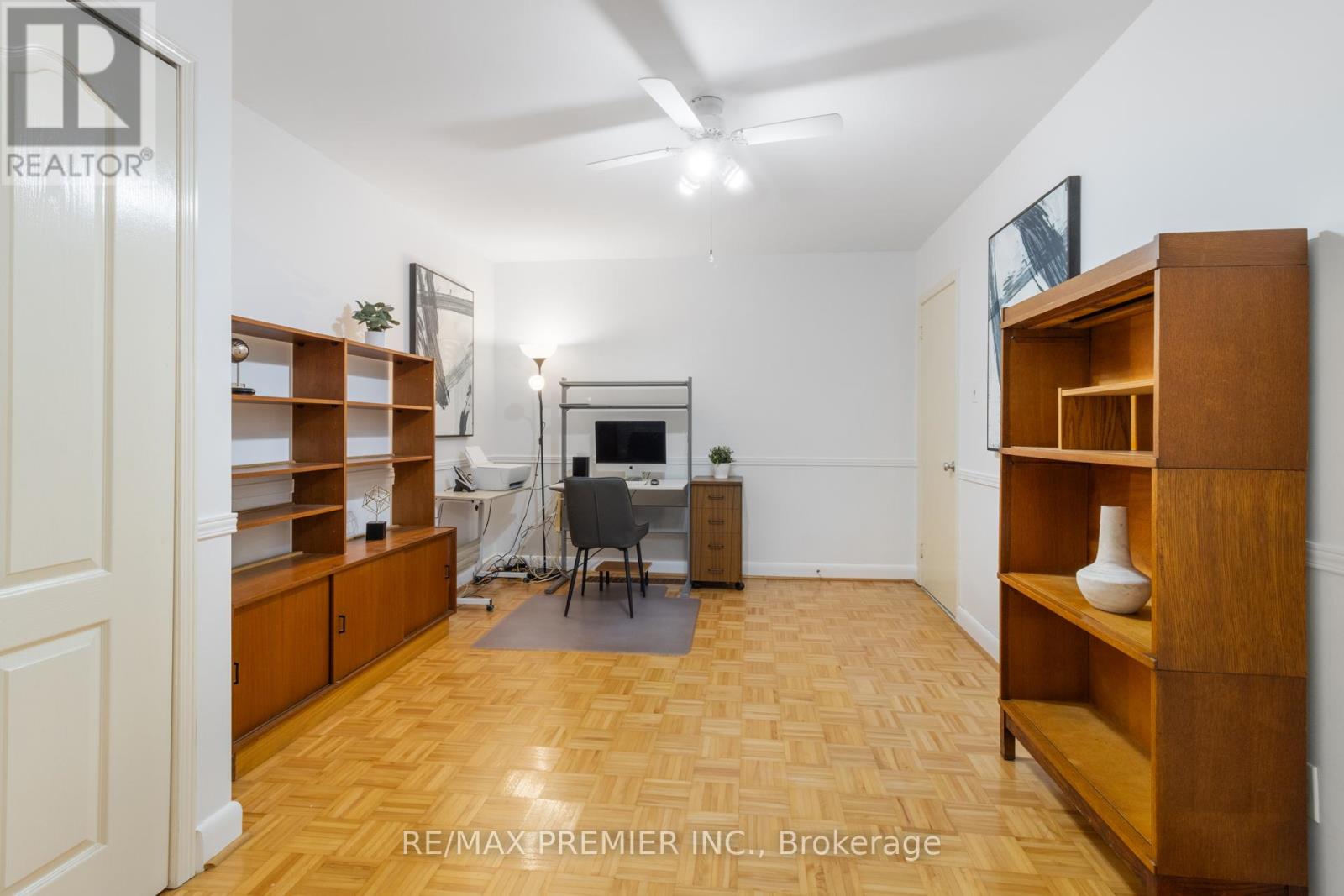 203 Martin Grove Road, Toronto, Ontario  M9B 4L2 - Photo 13 - W12524978