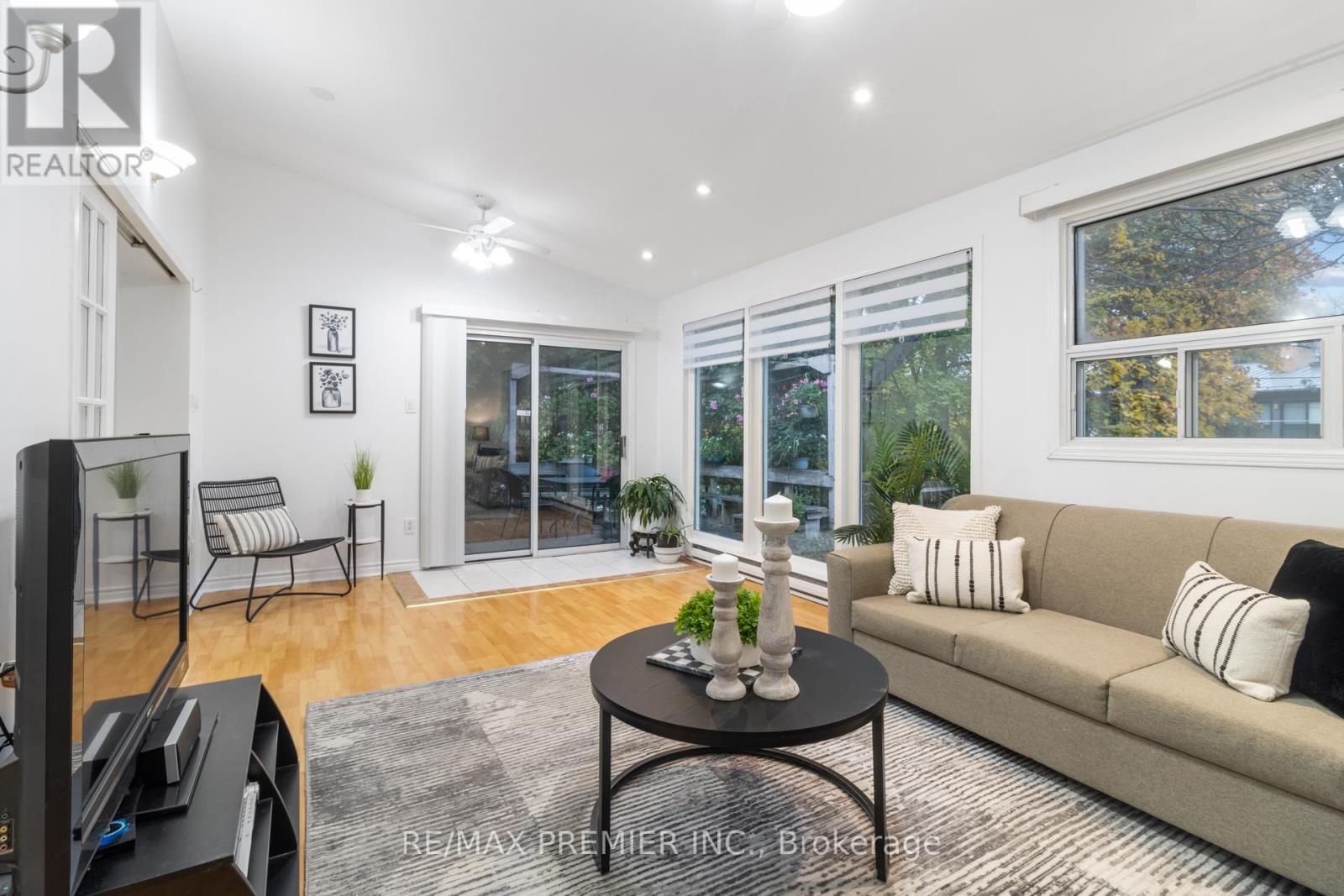 203 Martin Grove Road, Toronto, Ontario  M9B 4L2 - Photo 16 - W12524978