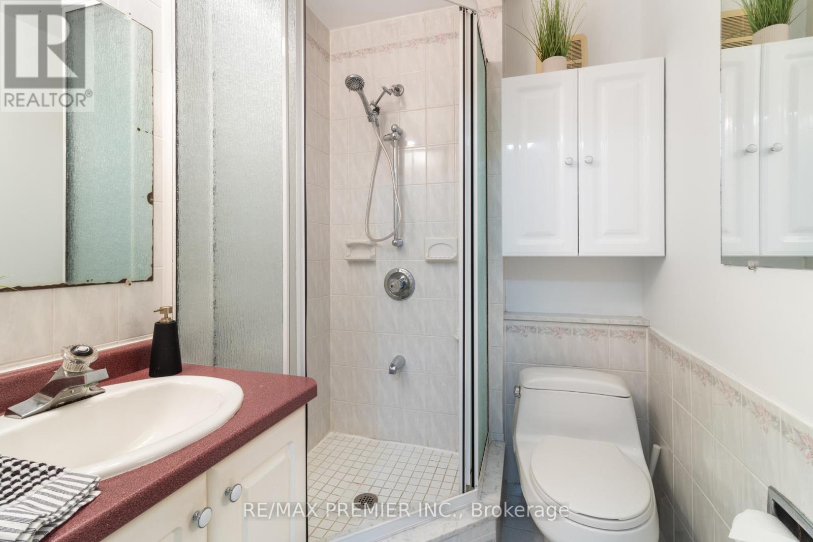 203 Martin Grove Road, Toronto, Ontario  M9B 4L2 - Photo 18 - W12524978