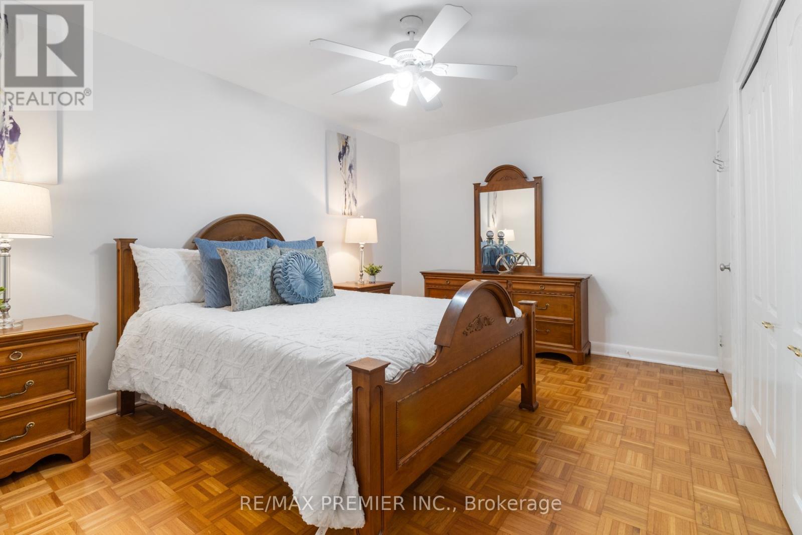 203 Martin Grove Road, Toronto, Ontario  M9B 4L2 - Photo 21 - W12524978