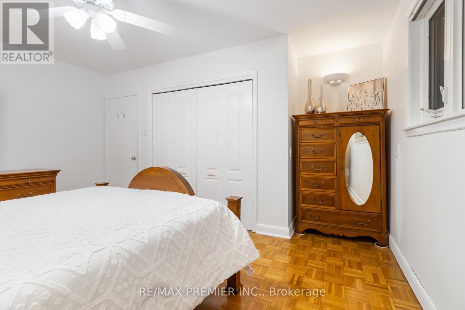 203 Martin Grove Road, Toronto, Ontario  M9B 4L2 - Photo 22 - W12524978